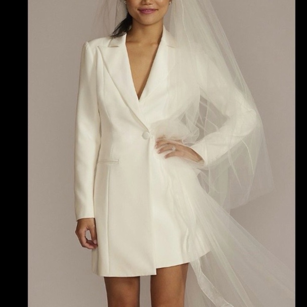 Aidan Mattox, Size 10